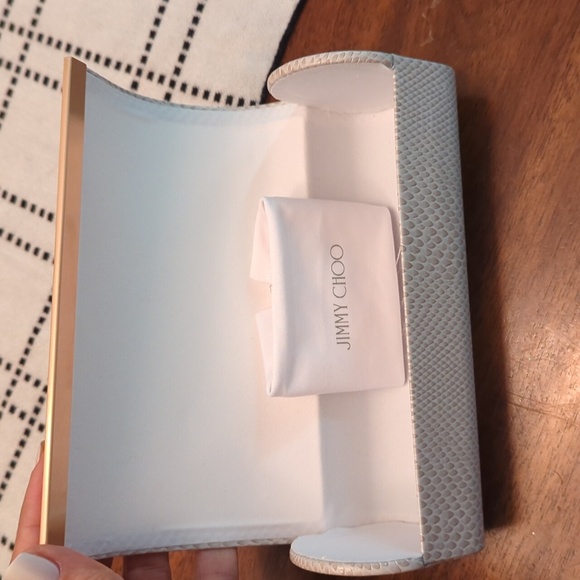 Jimmy Choo Cream eyeglasses case - Picture 2 of 4